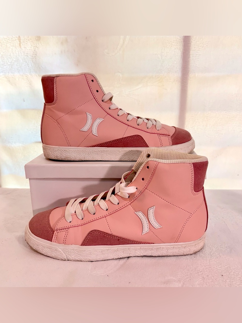 Hurley “Hillary” Pink High-Top Sneakers S0049